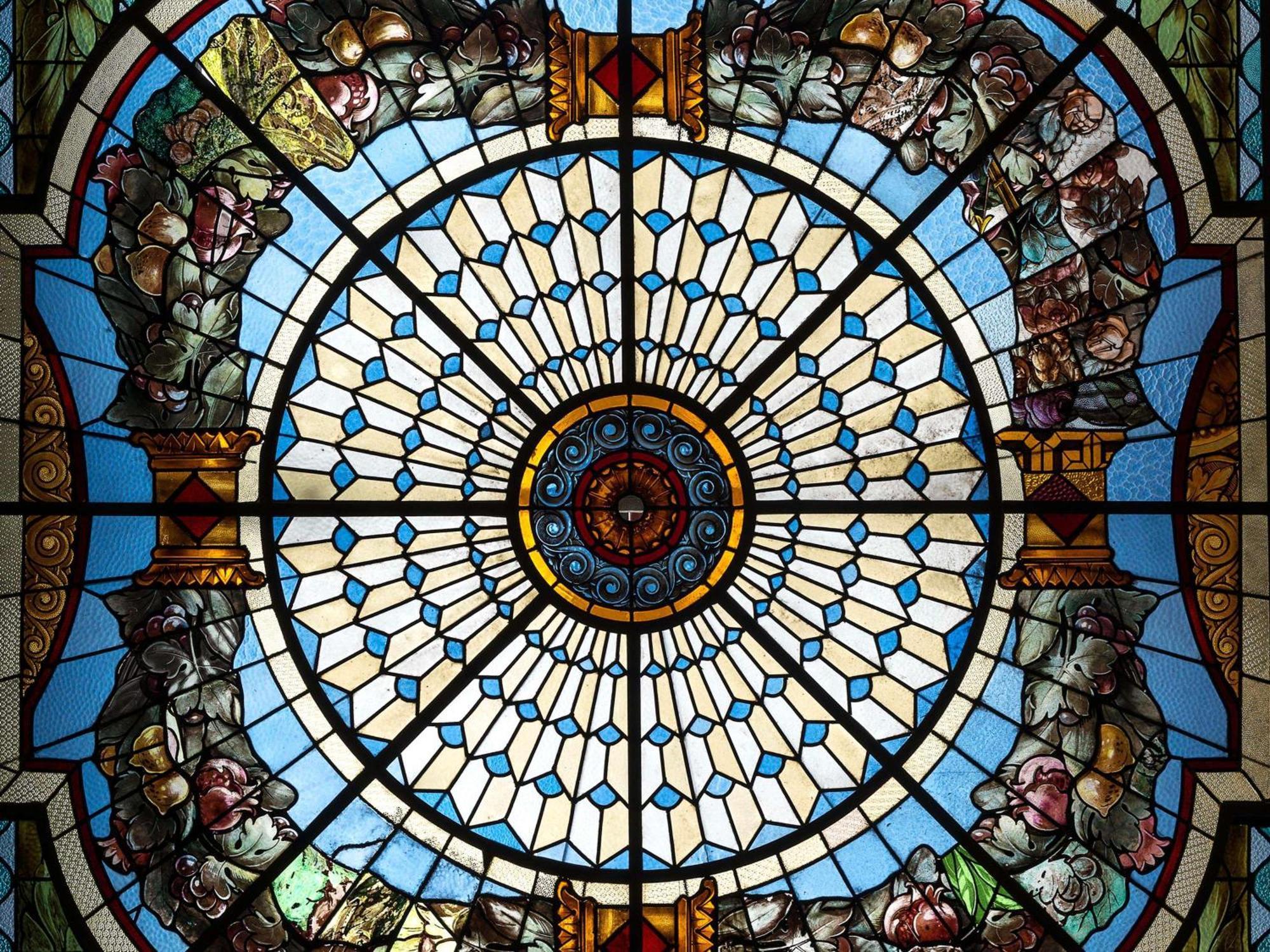 Sofitel Montevideo Casino Carrasco & Spa Dış mekan fotoğraf The stained glass ceiling of the sanctuary