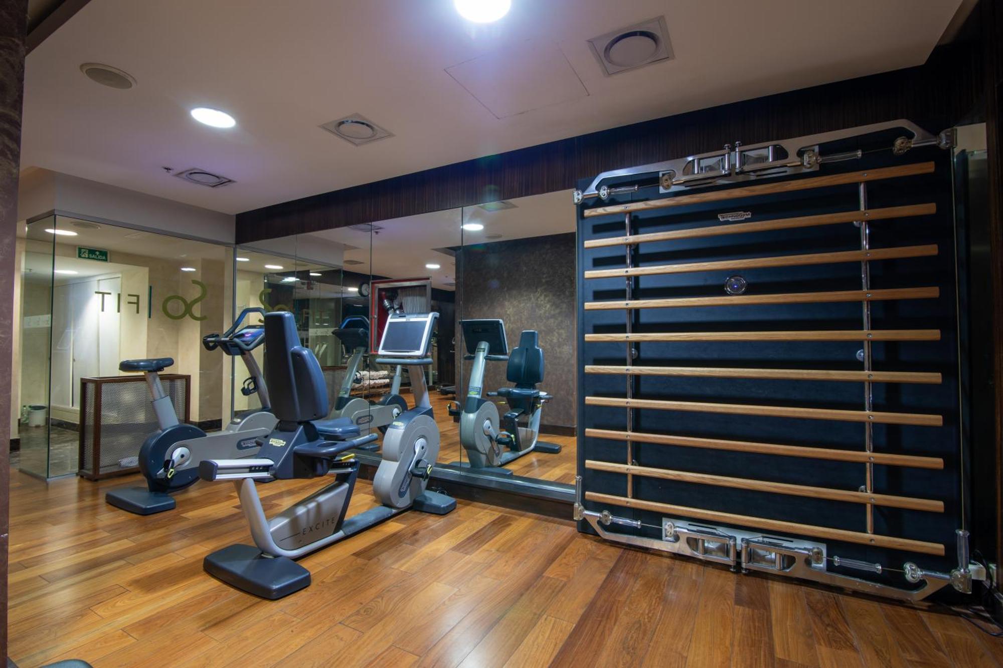 Sofitel Montevideo Casino Carrasco & Spa Dış mekan fotoğraf The gym at The Dorchester